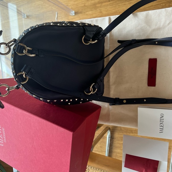 MINI ROCKSTUD SPIKE
QUILTED LEATHER
BACKPACK - Picture 4 of 7